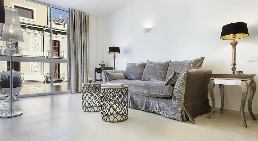 Splendom Suites Pau Claris Barcelona 4*,