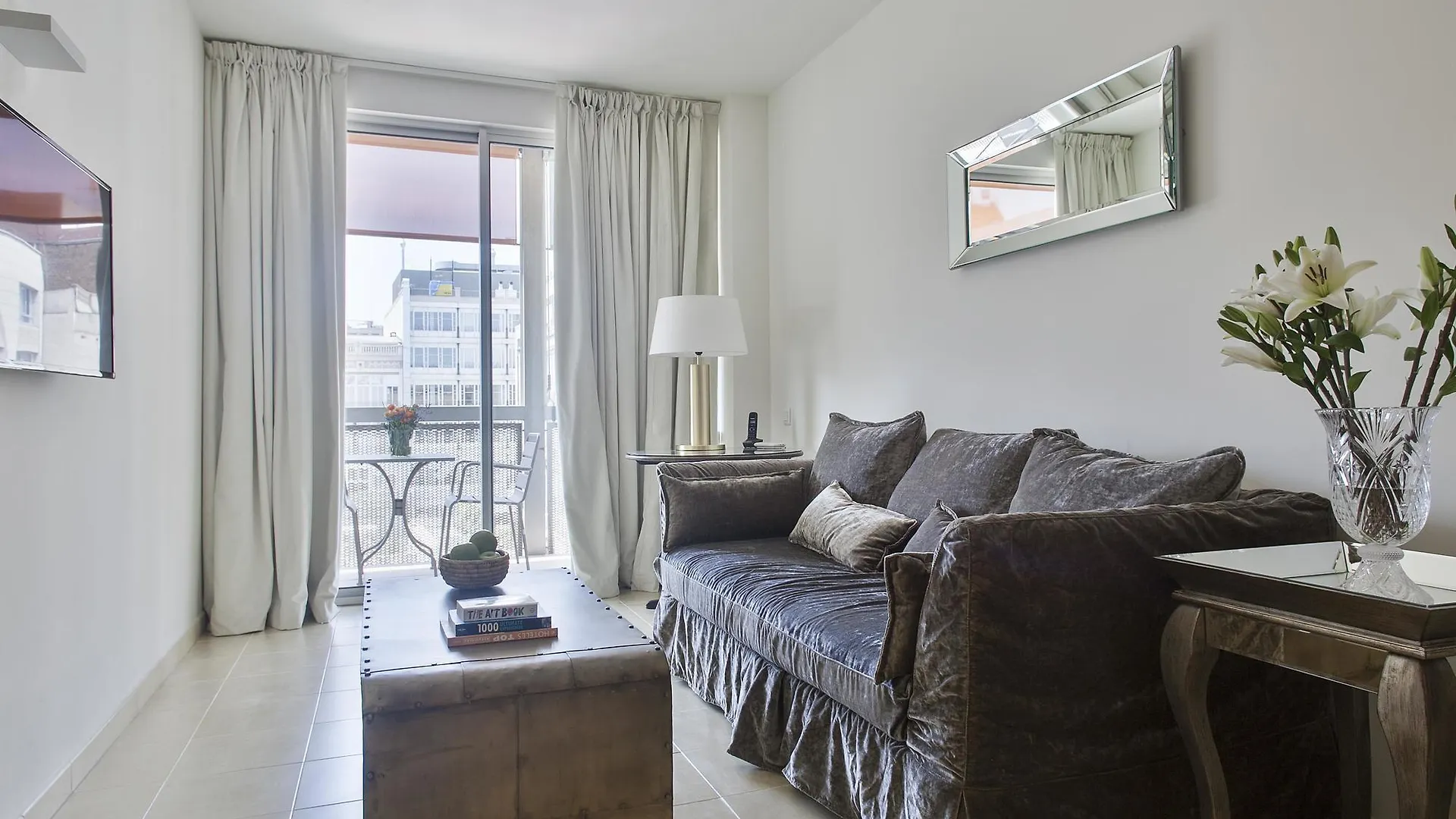 Splendom Suites Pau Claris Barcelona Aparthotel